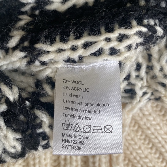 Free People Sweater - Picture 7 of 7